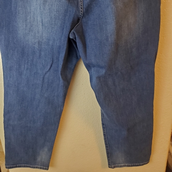 Lane Bryant Straight Leg Stretch Genius Fit Jeans - Picture 5 of 8